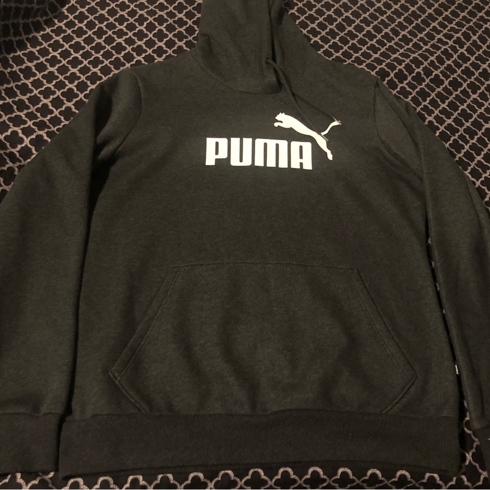PUMA Women’s Gray White Sweatshirt Sz Medium Hoodie Logo Pullover
